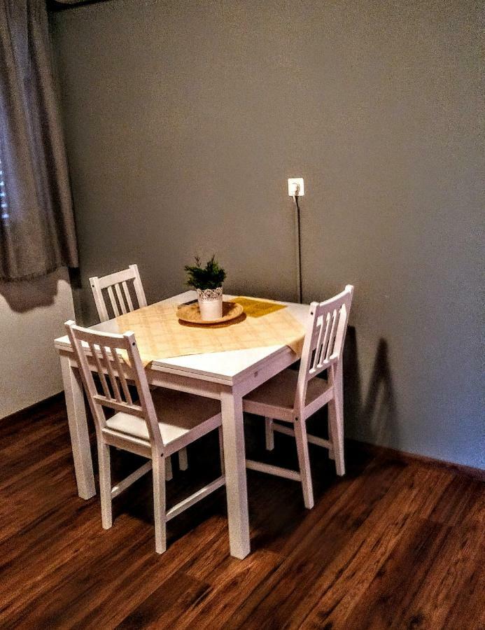 Appartamento Apartman Maslina Porec Esterno foto