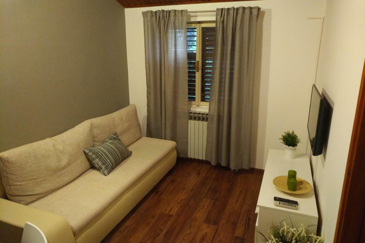 Appartamento Apartman Maslina Porec Esterno foto